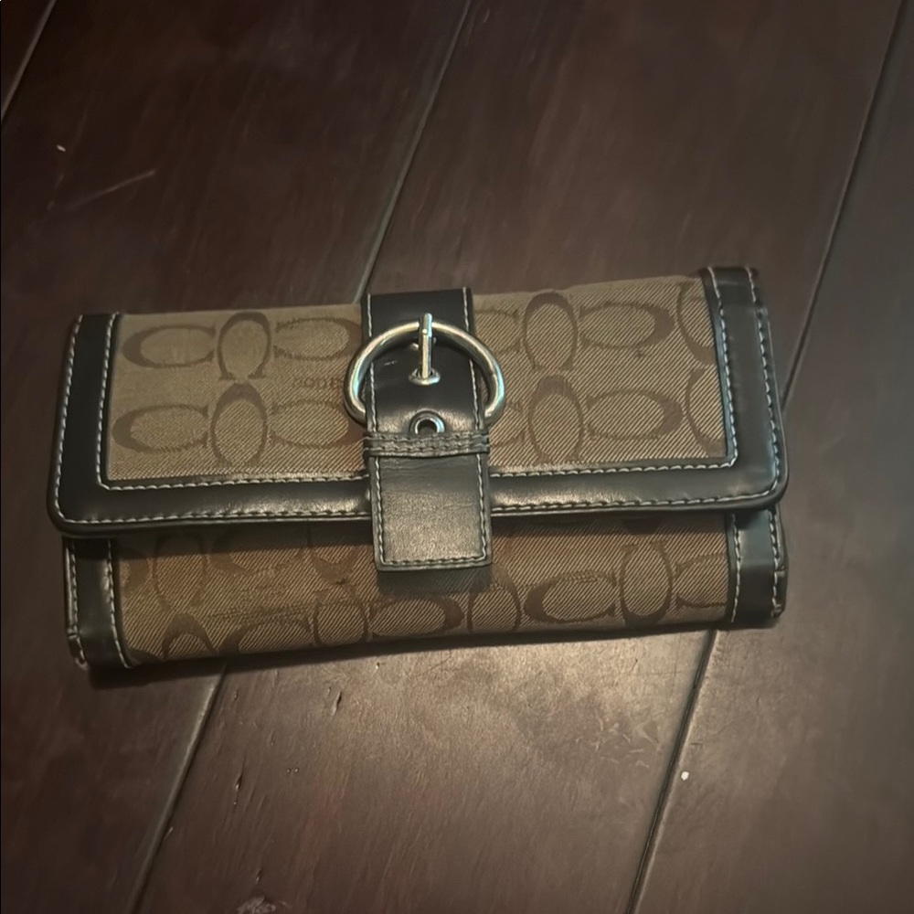 Coach Tan and Black Signature Wallet
